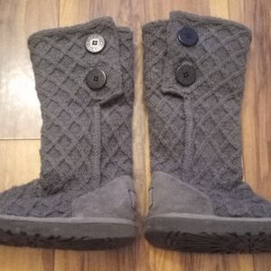 Ladies UGG Eva Tall Quilted Boots size 5.